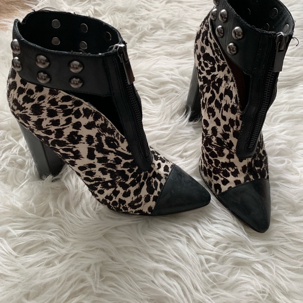 Leopard Heels - Picture 2 of 3